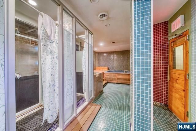 24-32 Dempsey Avenue, Edgewater, NJ 07020