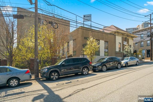 24-32 Dempsey Avenue, Edgewater, NJ 07020