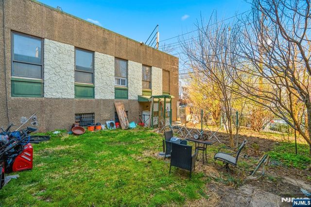 24-32 Dempsey Avenue, Edgewater, NJ 07020