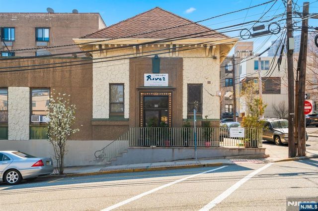 24-32 Dempsey Avenue, Edgewater, NJ 07020