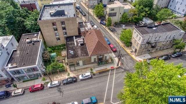 24-32 Dempsey Avenue, Edgewater, NJ 07020