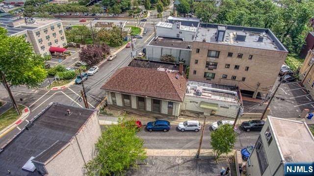 24-32 Dempsey Avenue, Edgewater, NJ 07020