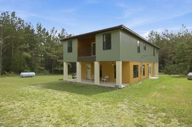 1405 Trace Creek Rd, Hohenwald, TN 38462