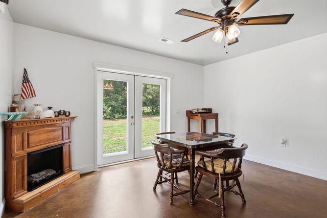 1405 Trace Creek Rd, Hohenwald, TN 38462