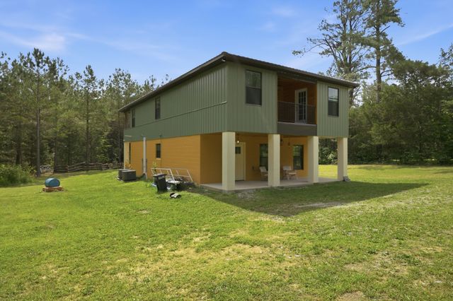 1405 Trace Creek Rd, Hohenwald, TN 38462