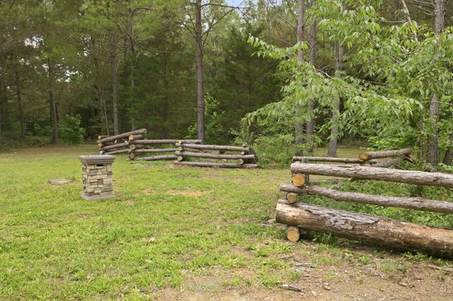 1405 Trace Creek Rd, Hohenwald, TN 38462
