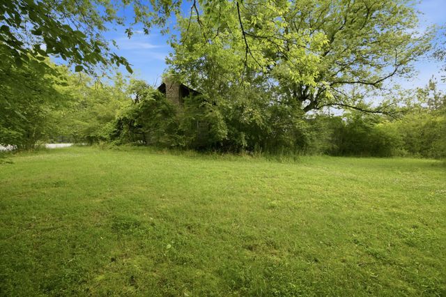 1405 Trace Creek Rd, Hohenwald, TN 38462