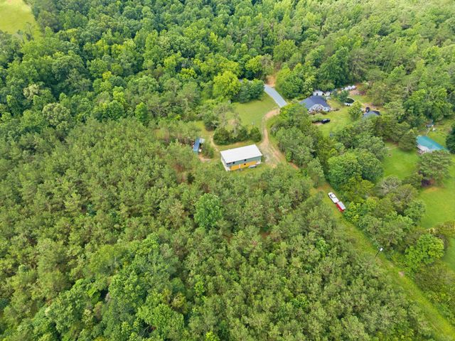 1405 Trace Creek Rd, Hohenwald, TN 38462