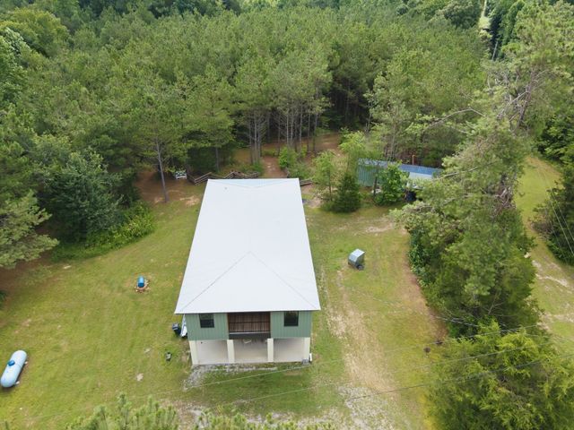 1405 Trace Creek Rd, Hohenwald, TN 38462