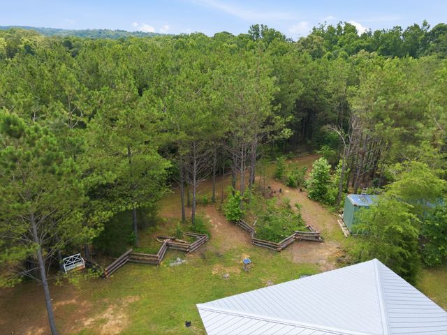 1405 Trace Creek Rd, Hohenwald, TN 38462