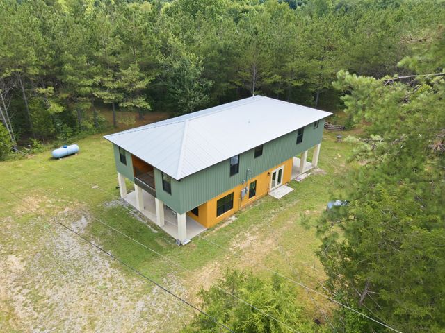 1405 Trace Creek Rd, Hohenwald, TN 38462