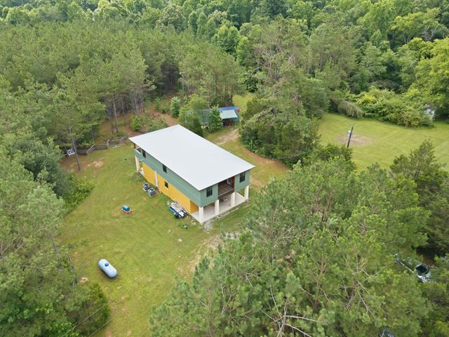 1405 Trace Creek Rd, Hohenwald, TN 38462