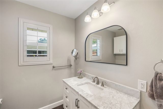 6007 Sandhurst Lane D, Dallas, TX 75206