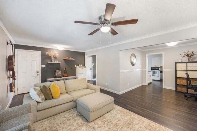 6007 Sandhurst Lane D, Dallas, TX 75206