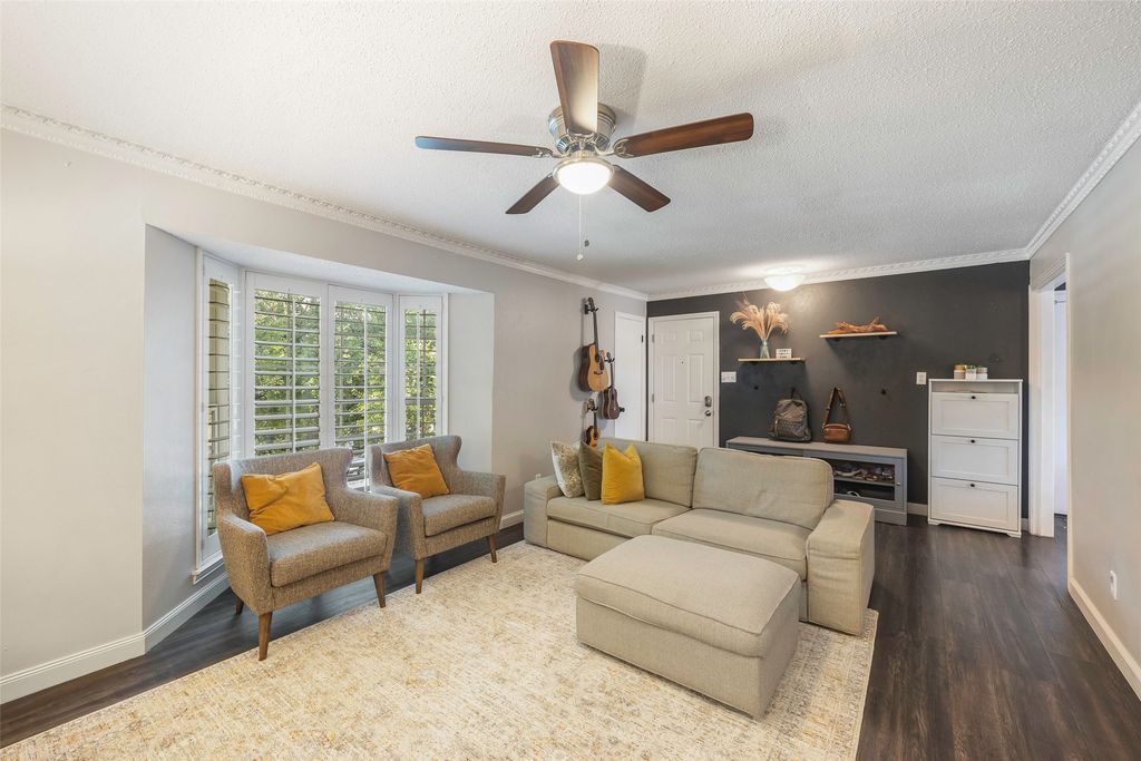 6007 Sandhurst Lane D, Dallas, TX 75206