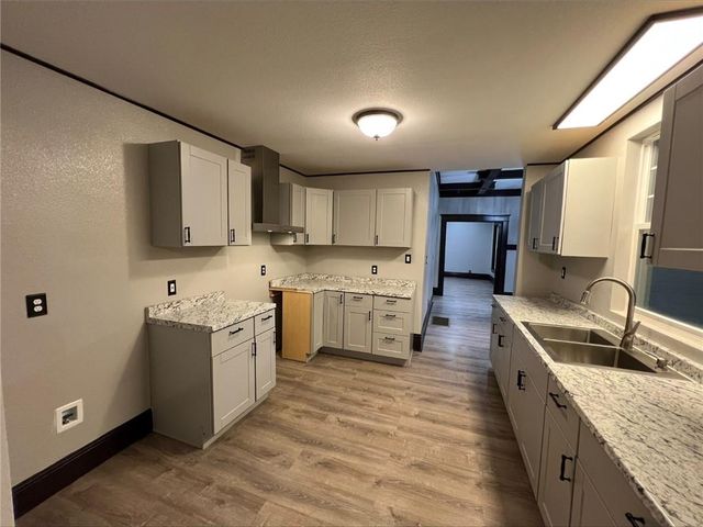 501 W 8th Street, Pittsburg, KS 66762