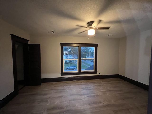 501 W 8th Street, Pittsburg, KS 66762