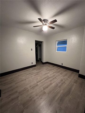 501 W 8th Street, Pittsburg, KS 66762