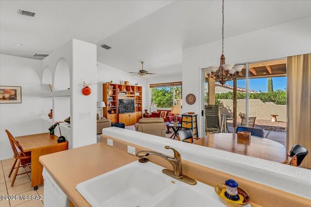 6039 W Ten Star Drive, Tucson, AZ 85713