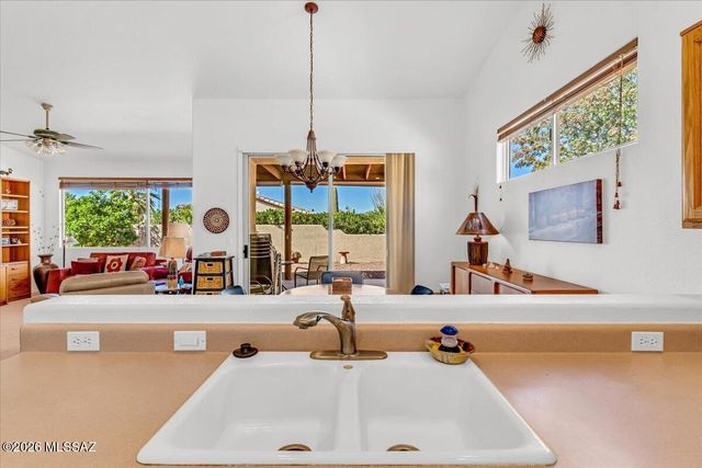 6039 W Ten Star Drive, Tucson, AZ 85713