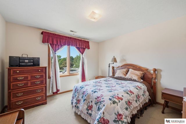 7910 Forbes Court, Lincoln, NE 68516