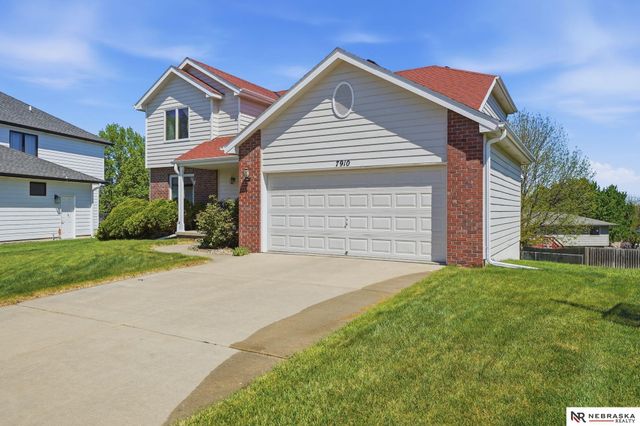 7910 Forbes Court, Lincoln, NE 68516