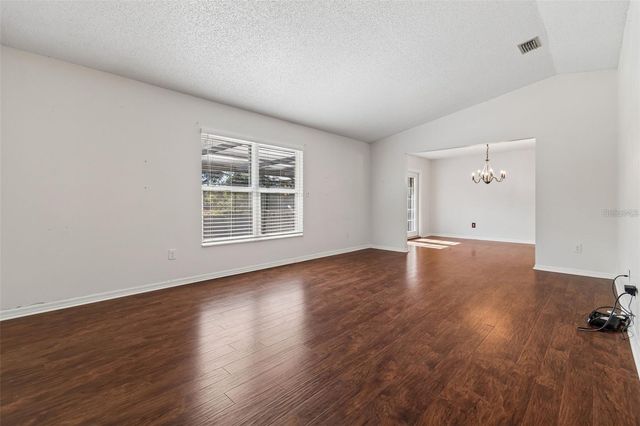 2620 GIANT PLACE, Seffner, FL 33584