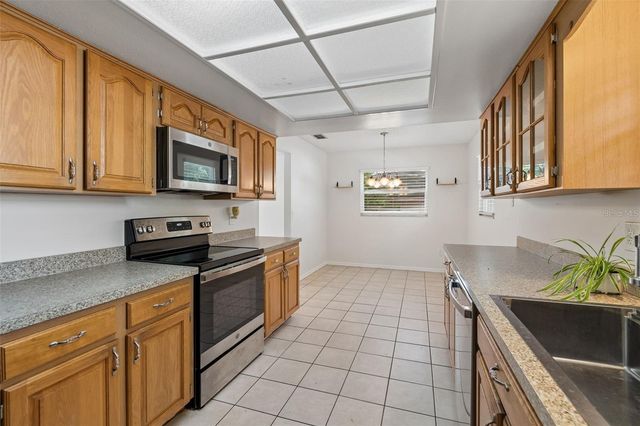 2620 GIANT PLACE, Seffner, FL 33584
