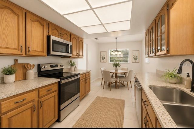 2620 GIANT PLACE, Seffner, FL 33584