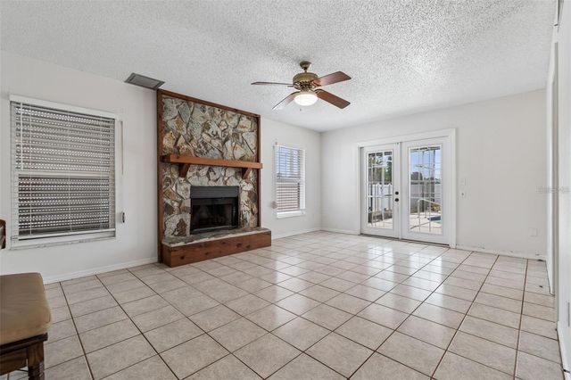 2620 GIANT PLACE, Seffner, FL 33584