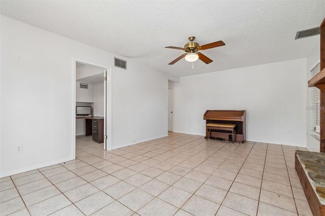 2620 GIANT PLACE, Seffner, FL 33584