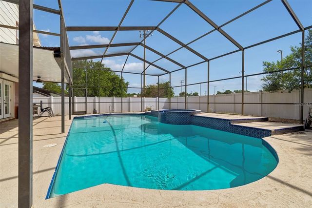 2620 GIANT PLACE, Seffner, FL 33584