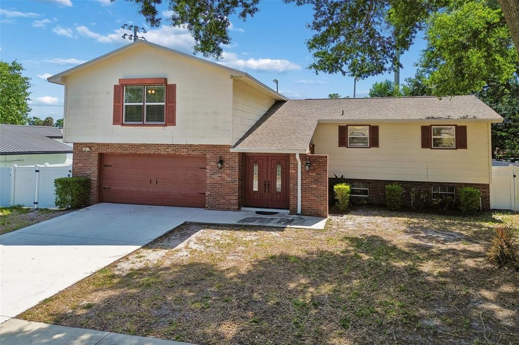 2620 GIANT PLACE, Seffner, FL 33584
