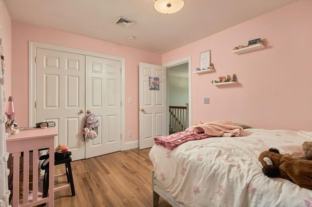 24 Monroe St, Amesbury, MA 01913