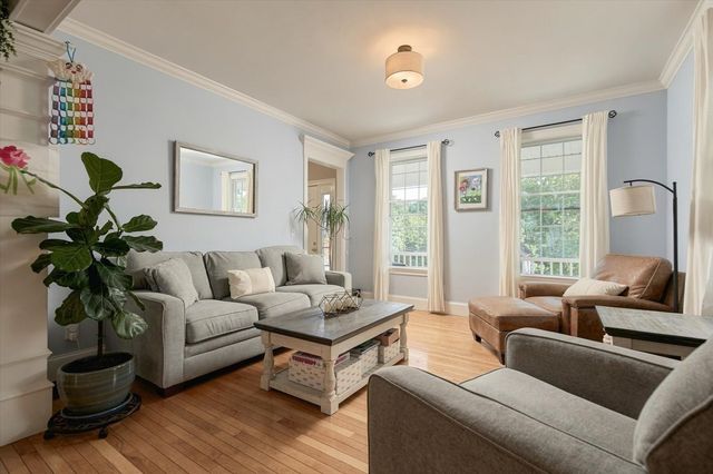24 Monroe St, Amesbury, MA 01913