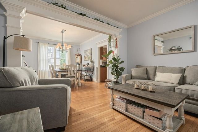 24 Monroe St, Amesbury, MA 01913