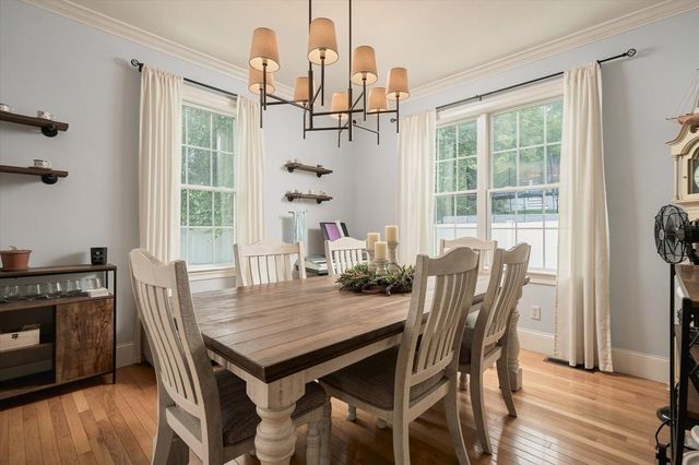 24 Monroe St, Amesbury, MA 01913