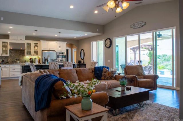 2521 Ralls Street, Fallbrook, CA 92028
