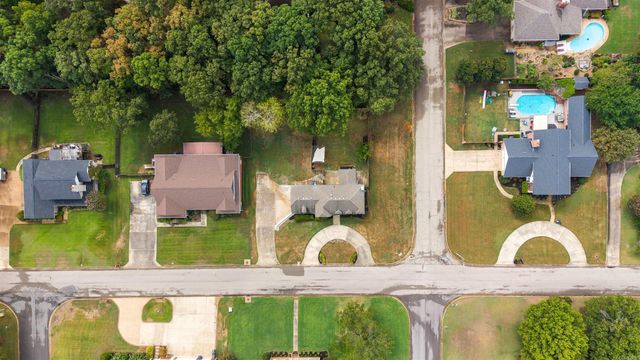 2305 Paula Dr, Jonesboro, AR 72404