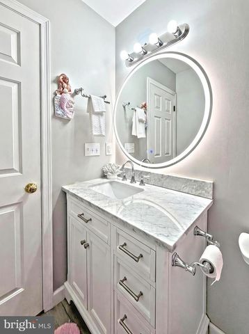 5 LONGSTREET DR, East Berlin, PA 17316