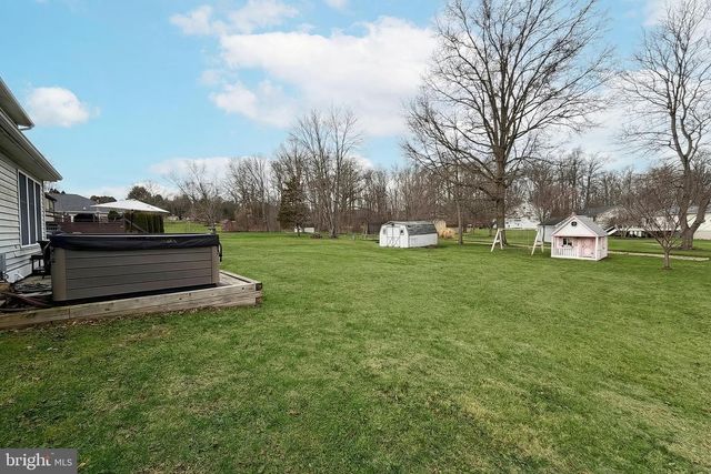 5 LONGSTREET DR, East Berlin, PA 17316