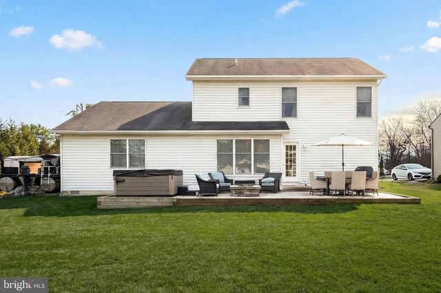 5 LONGSTREET DR, East Berlin, PA 17316