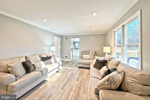 5 LONGSTREET DR, East Berlin, PA 17316