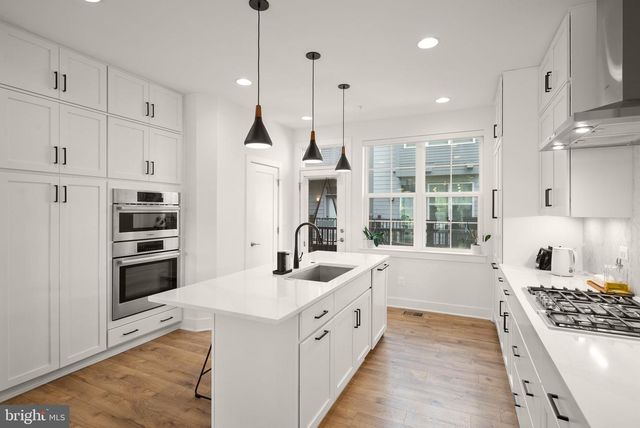 11258 FARADAY PARK DR, Reston, VA 20190