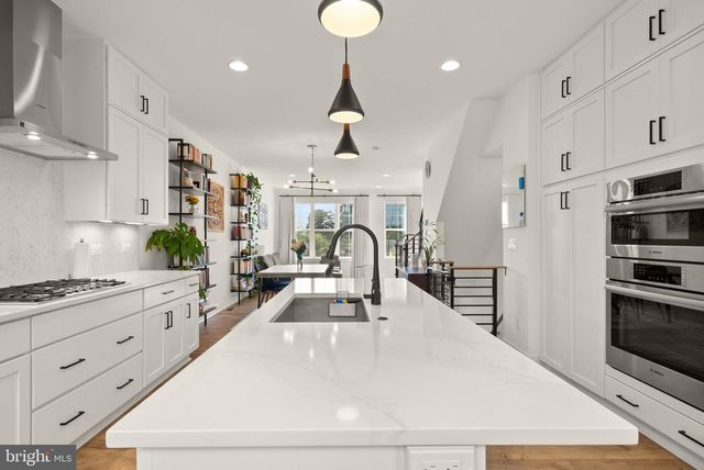 11258 FARADAY PARK DR, Reston, VA 20190