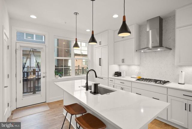 11258 FARADAY PARK DR, Reston, VA 20190