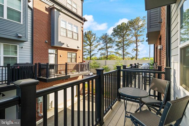 11258 FARADAY PARK DR, Reston, VA 20190