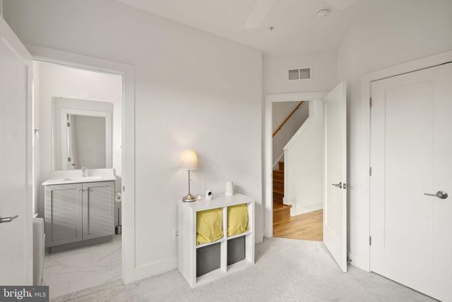 11258 FARADAY PARK DR, Reston, VA 20190