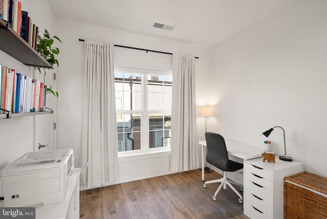 11258 FARADAY PARK DR, Reston, VA 20190
