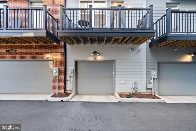 11258 FARADAY PARK DR, Reston, VA 20190